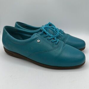 Easy Spirit aqua Oxford shoes, size 6